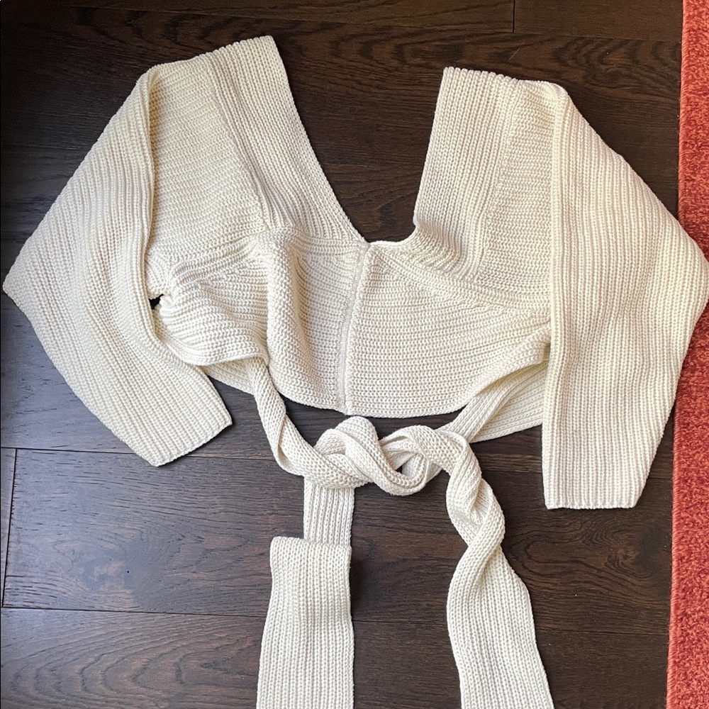 $90 retail boutique Cream Knit wrap Sweater size m